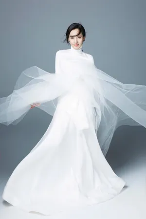 王智白裙白纱飘逸素雅写真曼妙清新_2