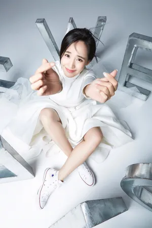 王智白裙白纱飘逸素雅写真曼妙清新_4