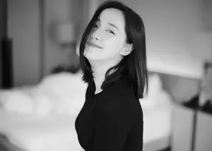 王智9月初秋黑白风格写真图片_2