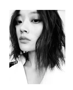李小星白色系短发慵懒风写真高清图片_4
