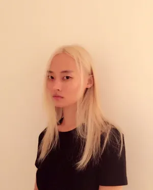 李小星银色长发生活照高清图片_4