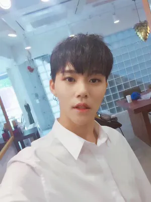 王新宇自拍写真图片
