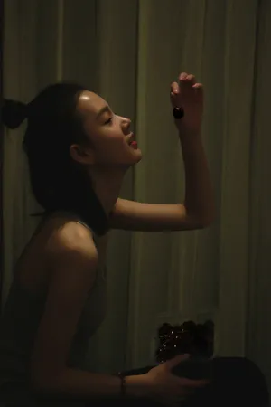 陈瑶精致侧颜唯美性感写真图片_2