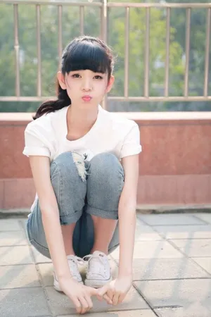 陈瑶牛仔外套双马尾动人写真_4