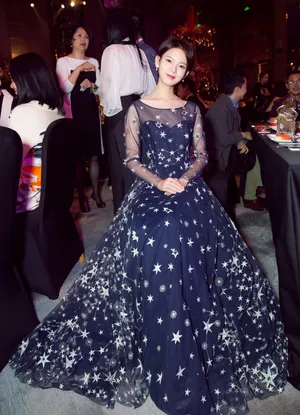 陈瑶2016时尚COSMO美丽盛典礼服写真_4