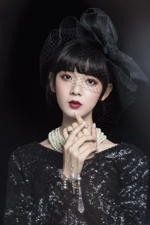 陈瑶黑暗系占卜师写真气质慑人_2