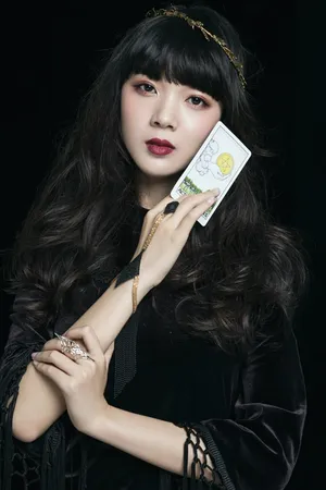 陈瑶黑暗系占卜师写真气质慑人_4