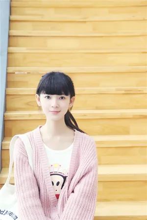 陈瑶粉色毛衣清新亮眼写真清纯可爱