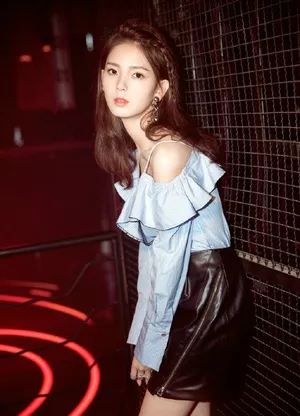 陈瑶出席某发布会图片：长发清秀绝伦_2