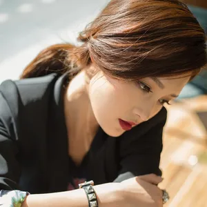 郑爽金晨陈瑶胡冰卿李沁细数颜值爆表的90后女星_16