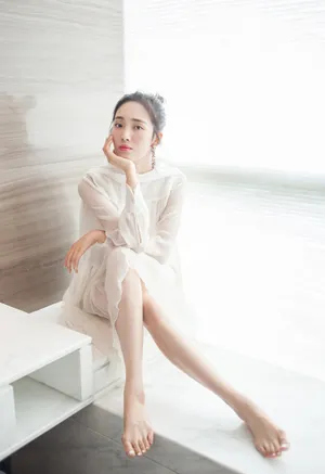 王紫璇白衣清纯迷人写真图片_2