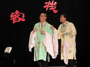 贾玲笑声客栈演出图片_2