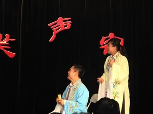 贾玲笑声客栈演出图片_7