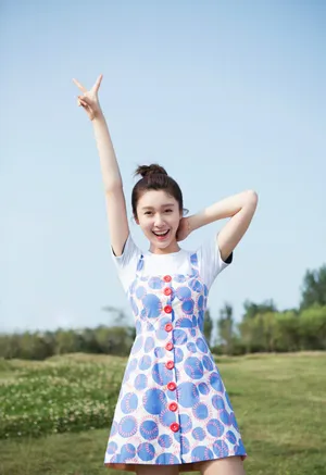 王子璇清新甜美时尚写真图片