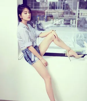 曹曦文爱装时尚写真图片_4