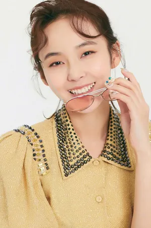 张佳宁清新靓丽时尚写真高清图片_5
