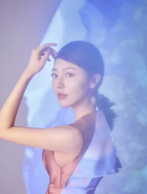 黄梦莹粉嫩梦幻时尚写真图片_5