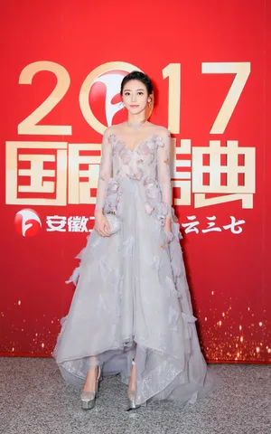 黄梦莹性感深V礼服活动照高清图片_4