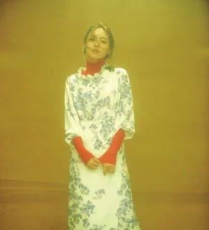 黄梦莹最新杂志写真图片：朦胧静谧_7