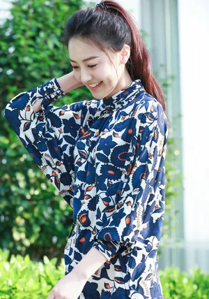 美女明星黄梦莹时尚写真图片_2