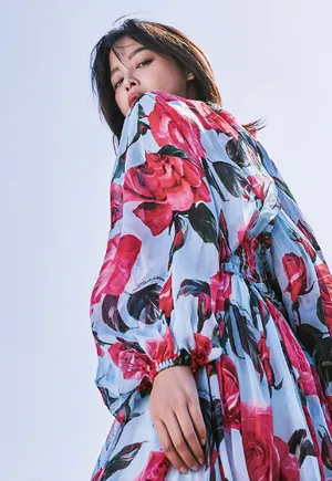 辛芷蕾性感靓丽时尚杂志封面大片_6