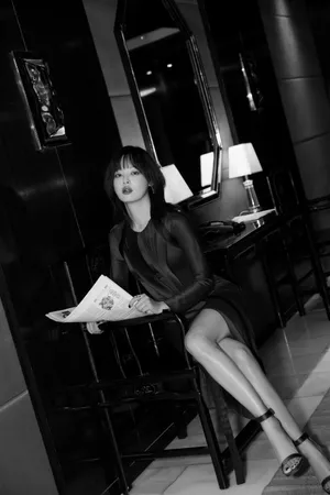 辛芷蕾红裙性感迷人写真图片_7