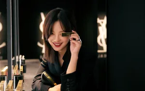 辛芷蕾烈焰红唇性感冷艳写真图片_3