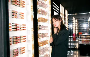 辛芷蕾烈焰红唇性感冷艳写真图片_4