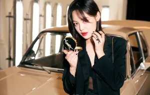 辛芷蕾烈焰红唇性感冷艳写真图片_6