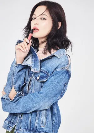 辛芷蕾魅惑迷人美妆写真图片_5