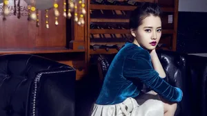 柴碧云深V礼服气质典雅写真图片_2