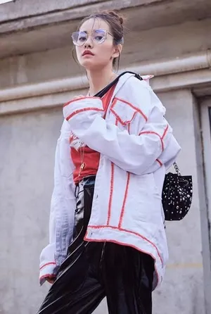 柴碧云炫酷时尚街拍图片_2