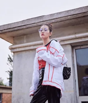 柴碧云炫酷时尚街拍图片_5