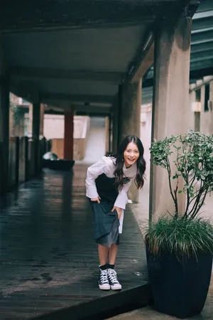 柴碧云活泼搞怪时尚写真_5
