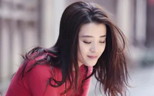 李若嘉红裙养眼迷人街拍图片_6