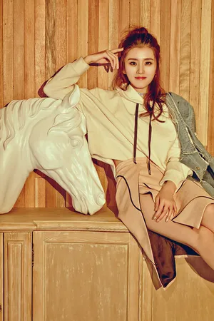 李若嘉甜美女生写真图片