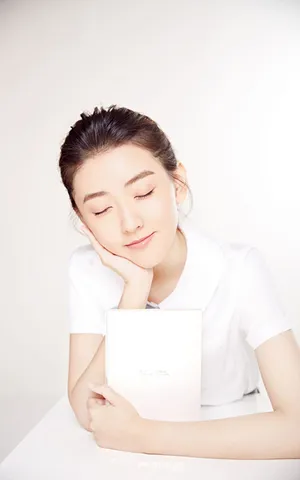 梁洁《双世宠妃》清纯校园甜美图片_3