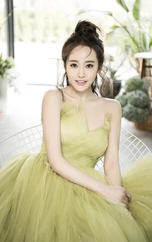李纯性感深v薄纱裙写真图片_6