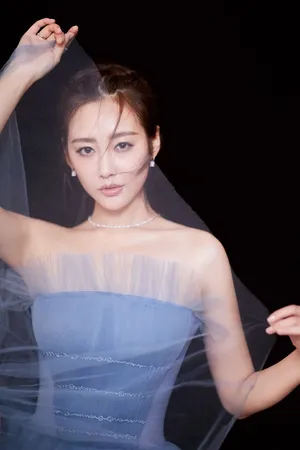 李纯清新灵动蓝色纱裙唯美写真图片