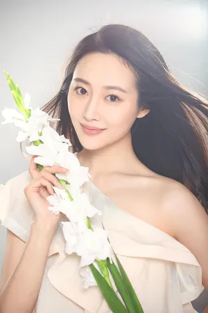 李纯梦幻优雅写真图片