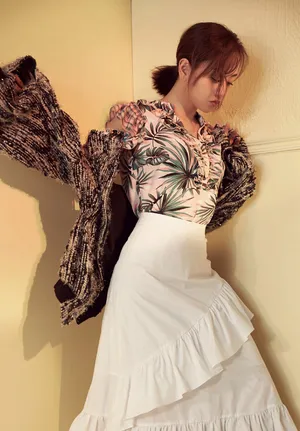 杨蓉妩媚写真图片