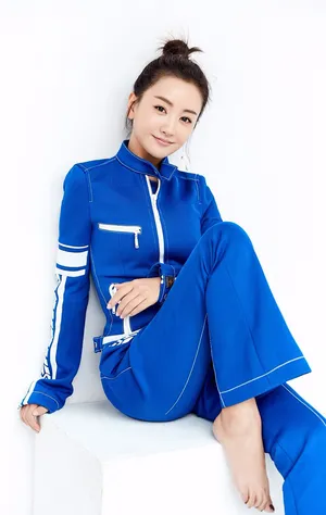 杨蓉清新活力蓝色套装时尚写真图片_4