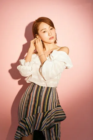 杨蓉优雅干练时尚大片写真图片
