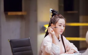 杨蓉唯美古装可爱俏皮写真图片_1