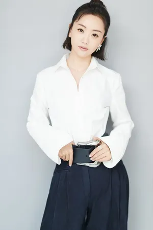 杨蓉最新白衬衫清新优雅写真高清图片