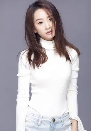 杨蓉棚拍图片：性感妩媚_2
