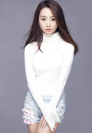 杨蓉棚拍图片：性感妩媚_4
