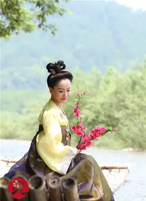 杨蓉《美人制造》海报图片_3
