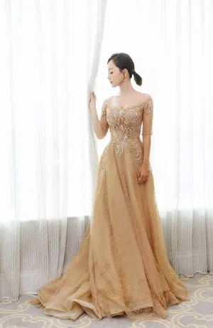 杨蓉礼服活动图片