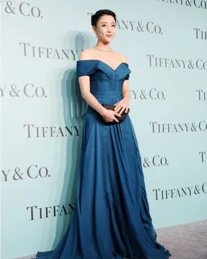 殷桃出席Tiffany黄钻发布会现场活动图片_3